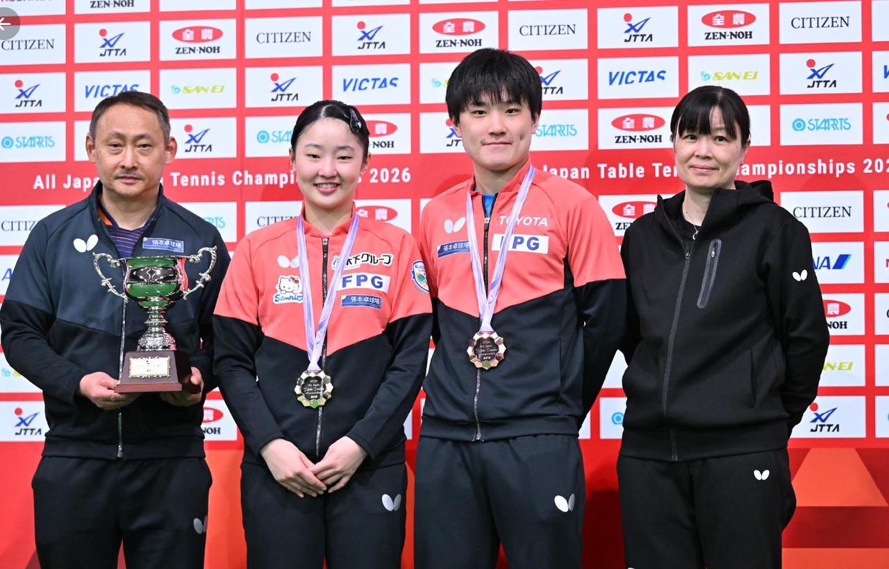 卫冕冠军被绝杀！张本美和父女都哭了！创历史女单双冠王喜泣1月25日，东京体