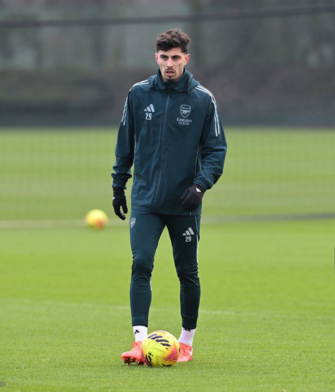 【真背啊】DO消息，哈弗茨因肌肉伤病预计将缺席一段时间。这位26岁的阿森纳前锋预