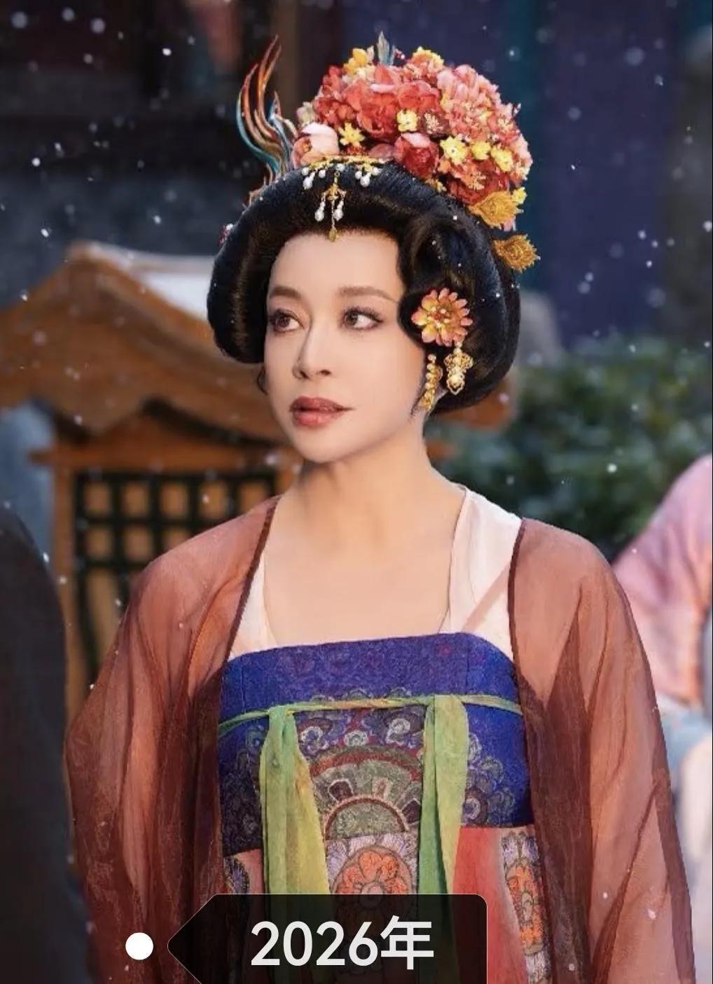 实在难以理解！偌大的中国，为啥让75岁的老妇去演少女！尽管她保养的再怎么“