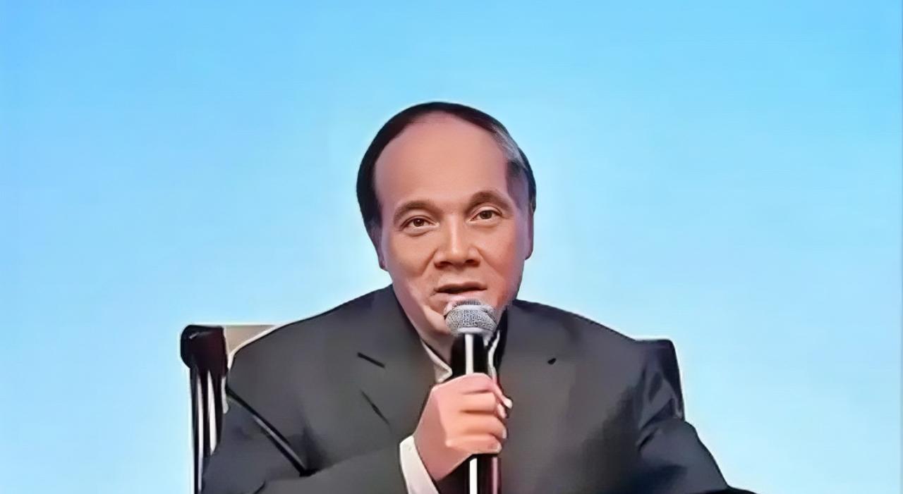 一个越南教授，当着全世界的面，扔下一句话。他说：“虽然我个人对中国有意见，但不得