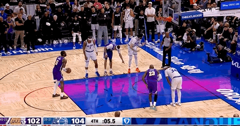 艾顿快把人笑死了！[捂脸哭]想学里夫斯来一个1+2，结果顿宝打篮板是打着了，给