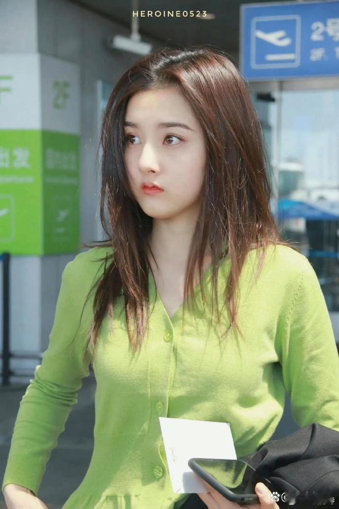 宋祖儿肉肉的好可爱​​​