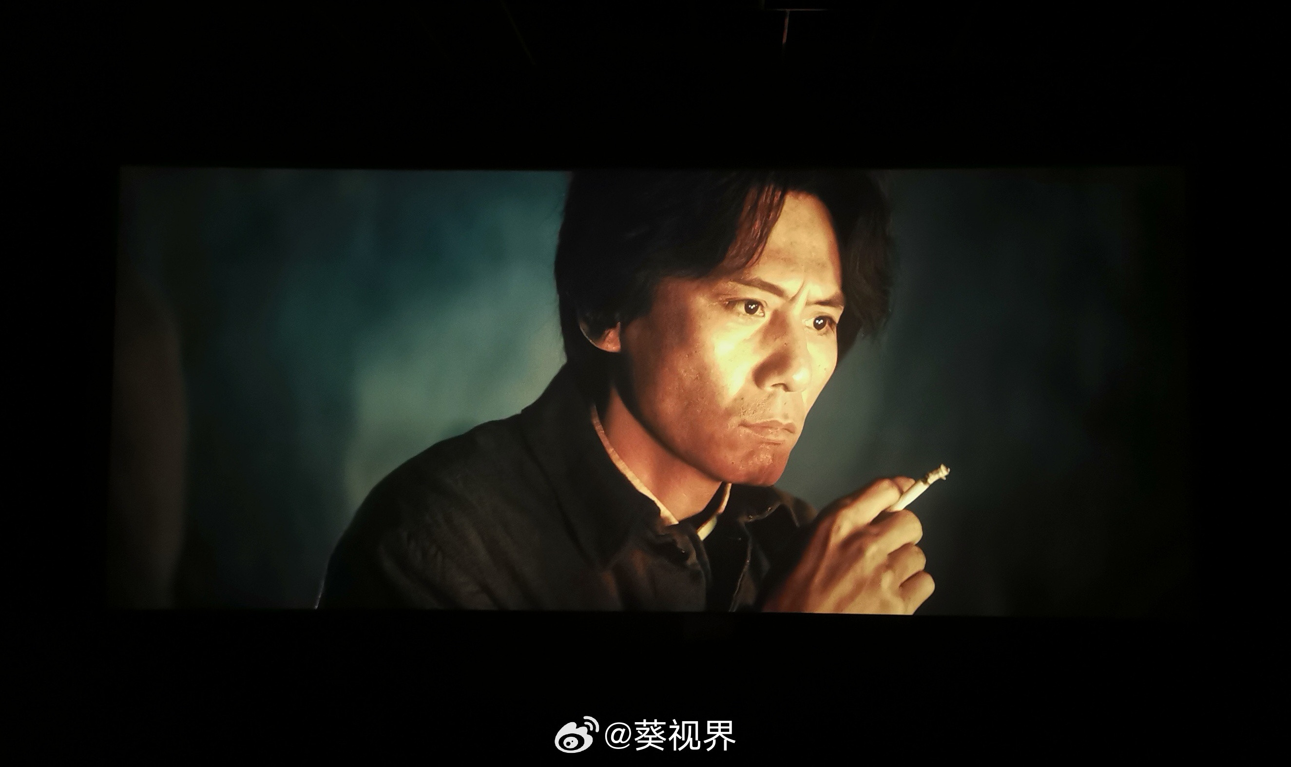 刚看完电影《四渡》，虽然剧中最大的遗憾是刘烨塑造的教员不像教员，但还是推荐大家去