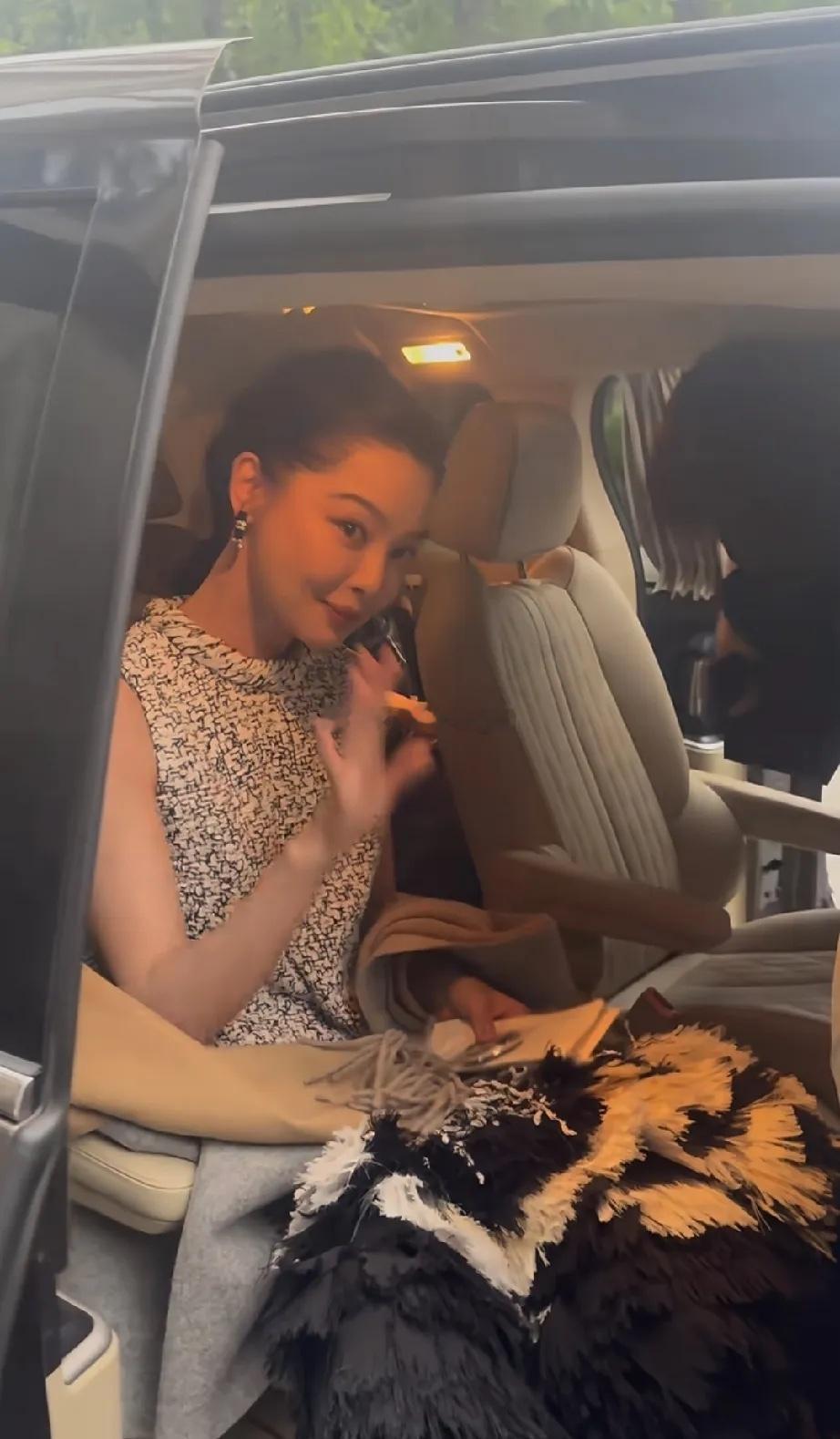 1.辛芷蕾知道自己拿奖后多了不少对家，男女都有，只是大家不会拿到明面上说而已。2
