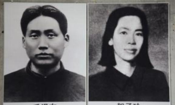 1977年，李敏踏上了前往江西的旅程，准备去看望自己的“姐姐”毛金花。当两人见面
