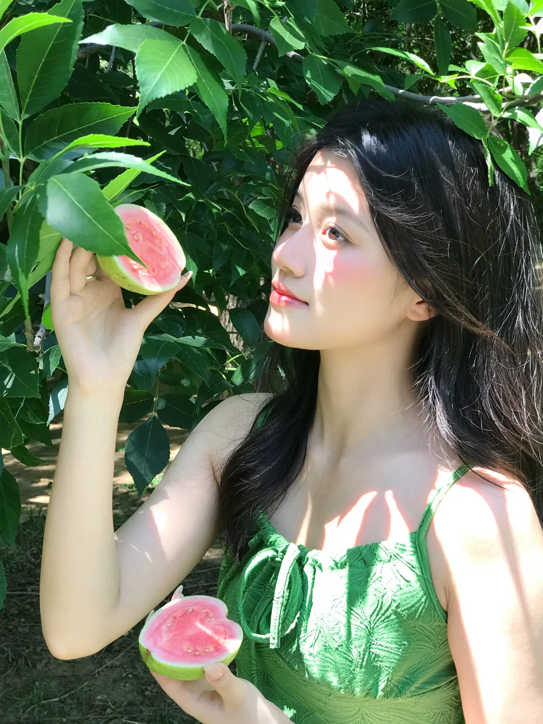 存一些夏日氛围感拍照姿势！