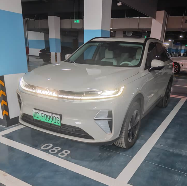 我的二代哈弗枭龙max一万公里使用感受提车到现在一万一千多公里啦，是一如既往的