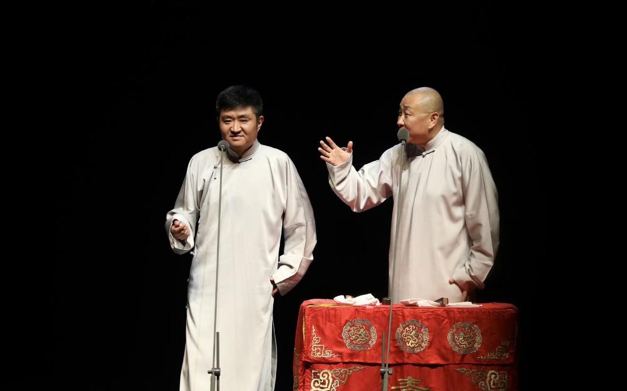【著名相声演员苗阜宣布重磅消息，或将超越郭德纲，你怎么看？】近日，著名相声演员