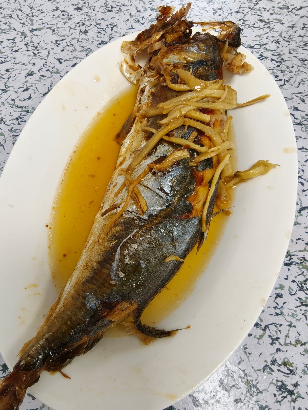 隐藏白云山脚下的潮汕小破店，各种潮汕卤水，还有现抄的小菜，价格不贵，食材新鲜。巴