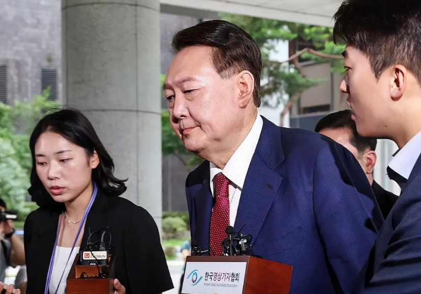 尹锡悦深夜离开当地时间7月5日，独检组对外透露，尹锡悦第2次面对面调查在当天1