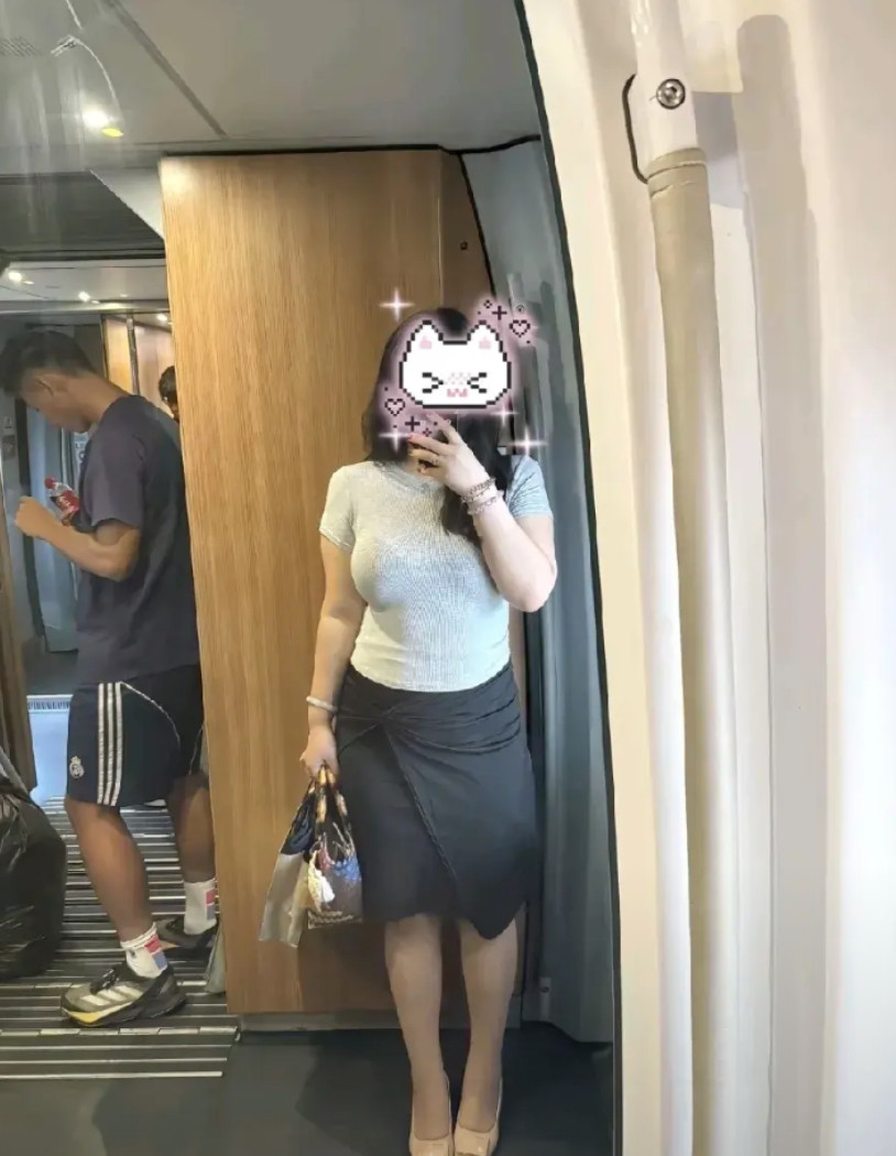 这应该就是传说中的微胖吧？！