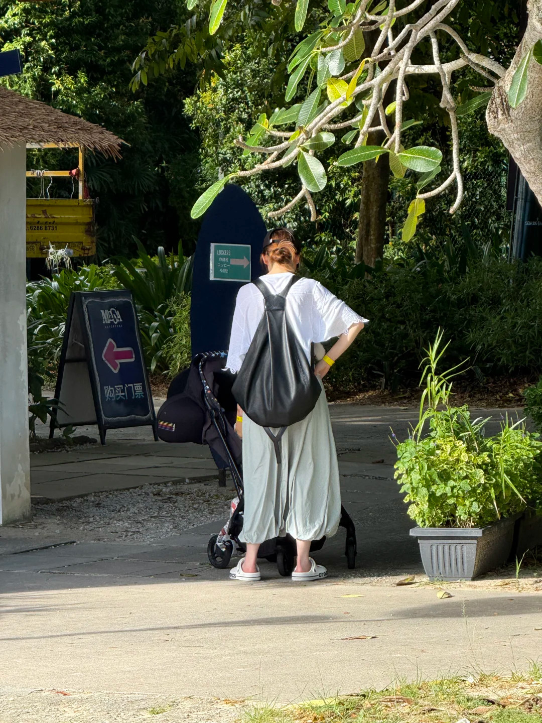 戚薇李承铉儿子这么大了戚薇女儿lucky近照网友新加坡偶遇戚薇、李承铉，儿子这