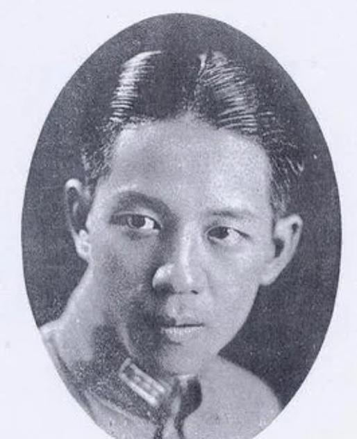 1937年，南京沦陷，一个工兵营长为活命，跑到寺庙当和尚，谁知却引起日军的怀疑。