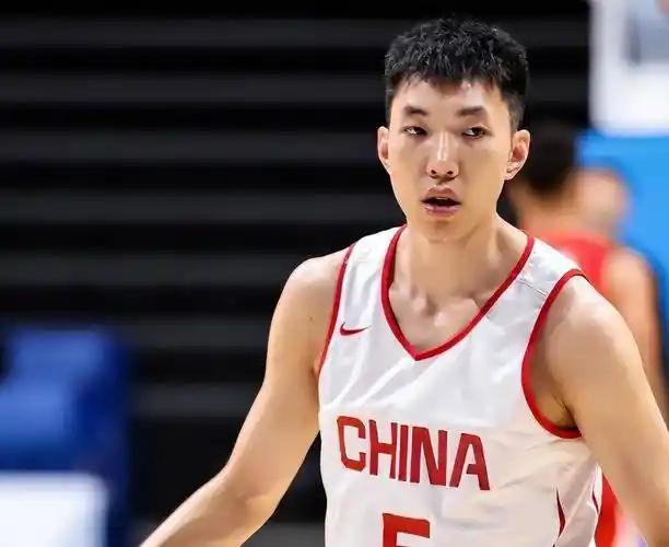 中国男篮惨败日本，主要球员打分：8人不及格！这场比赛打完，很多球迷心里都有一