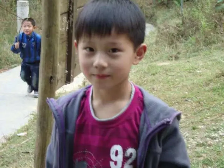 等比例长大。