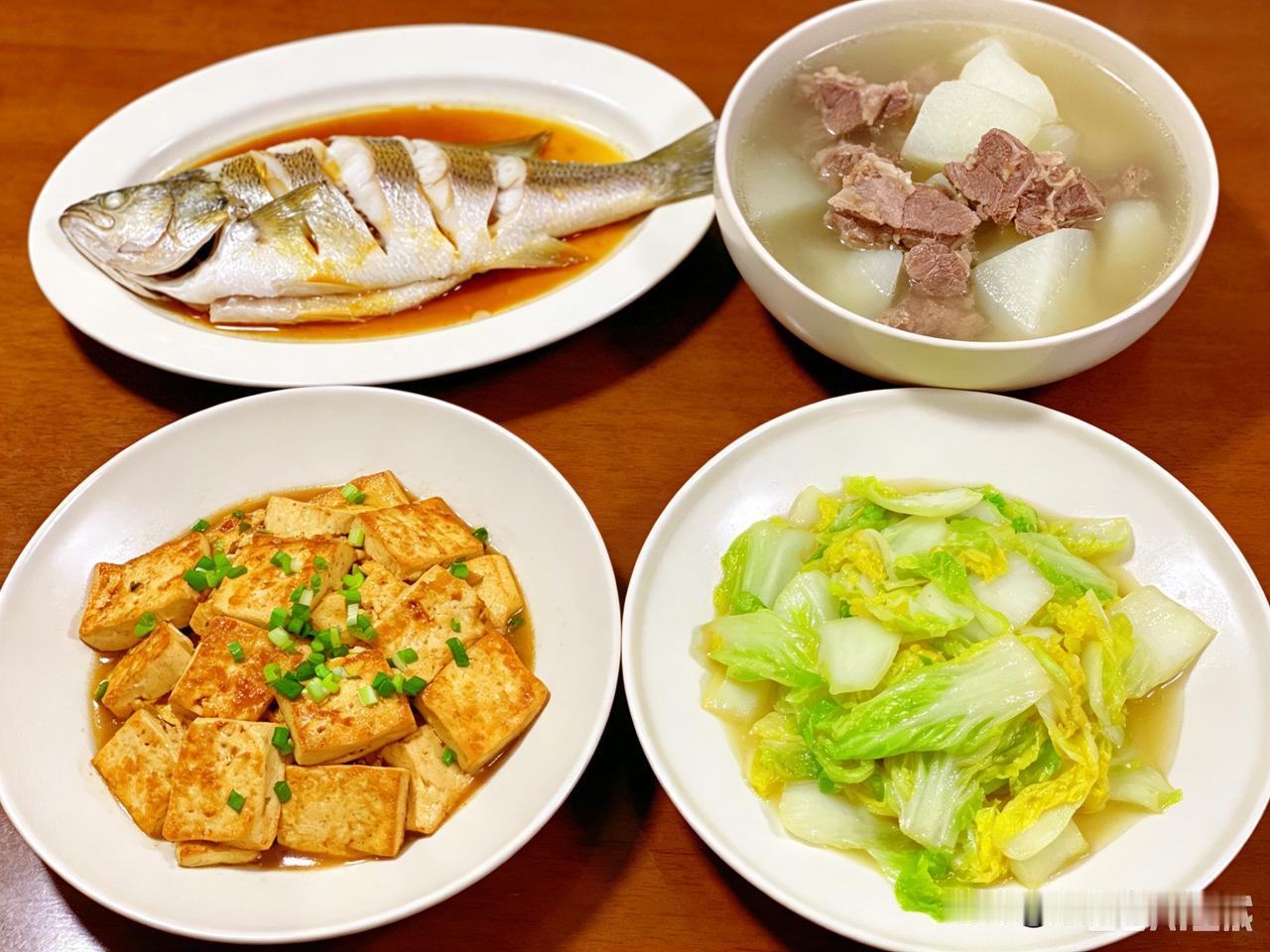 老人退休后随着年龄的增长，人身体流失最快的就是肌肉啦，千万不要小看肌肉的流失，