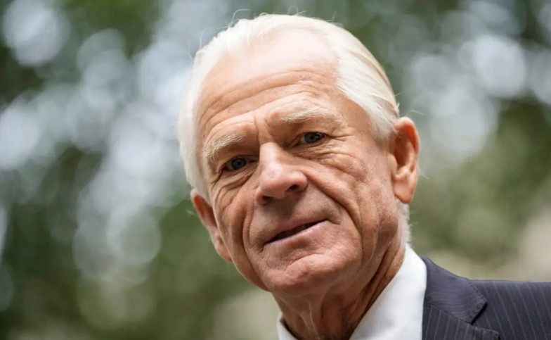 纳瓦罗称，如果印度停止购买俄罗斯石油，明天就可以获减25%关税。但印度非常傲慢，