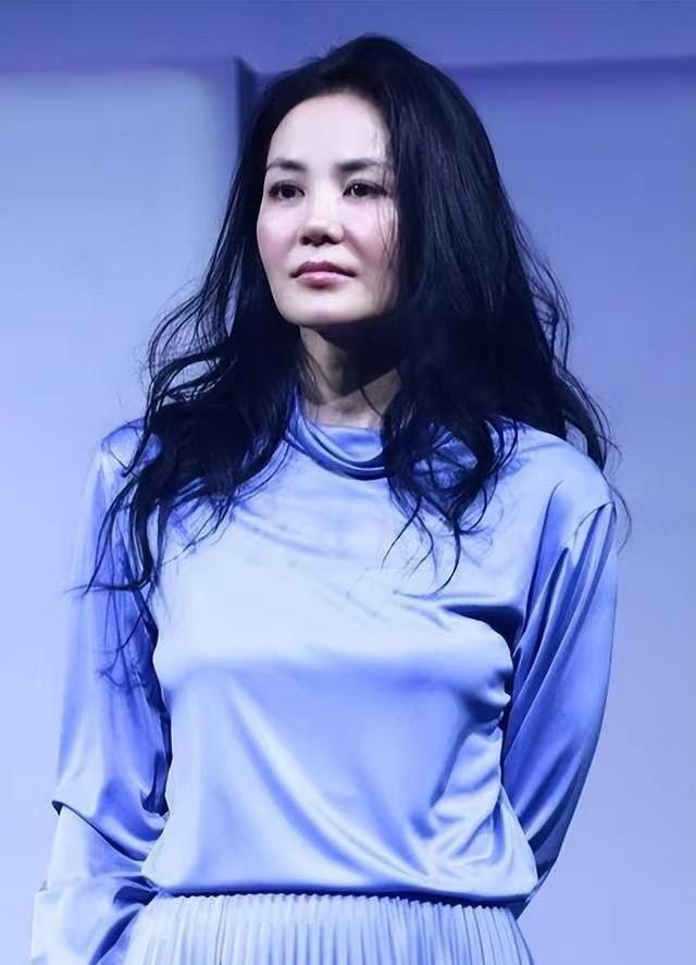 我有种预感，王菲估计以后不会再开演唱会了，不是因为她的唱功不行，而是因为她已