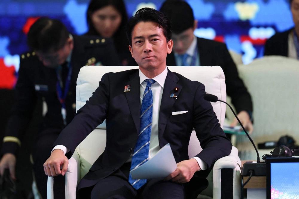 中方警告高市早苗后，日本防相叫嚣“保卫台湾”，台当局感激涕零。日本防相真是