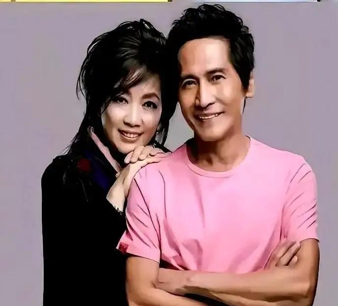 35年过去，狼还在嚎齐秦昨晚北京工体开嗓，台下坐着00后比70后还多。他们