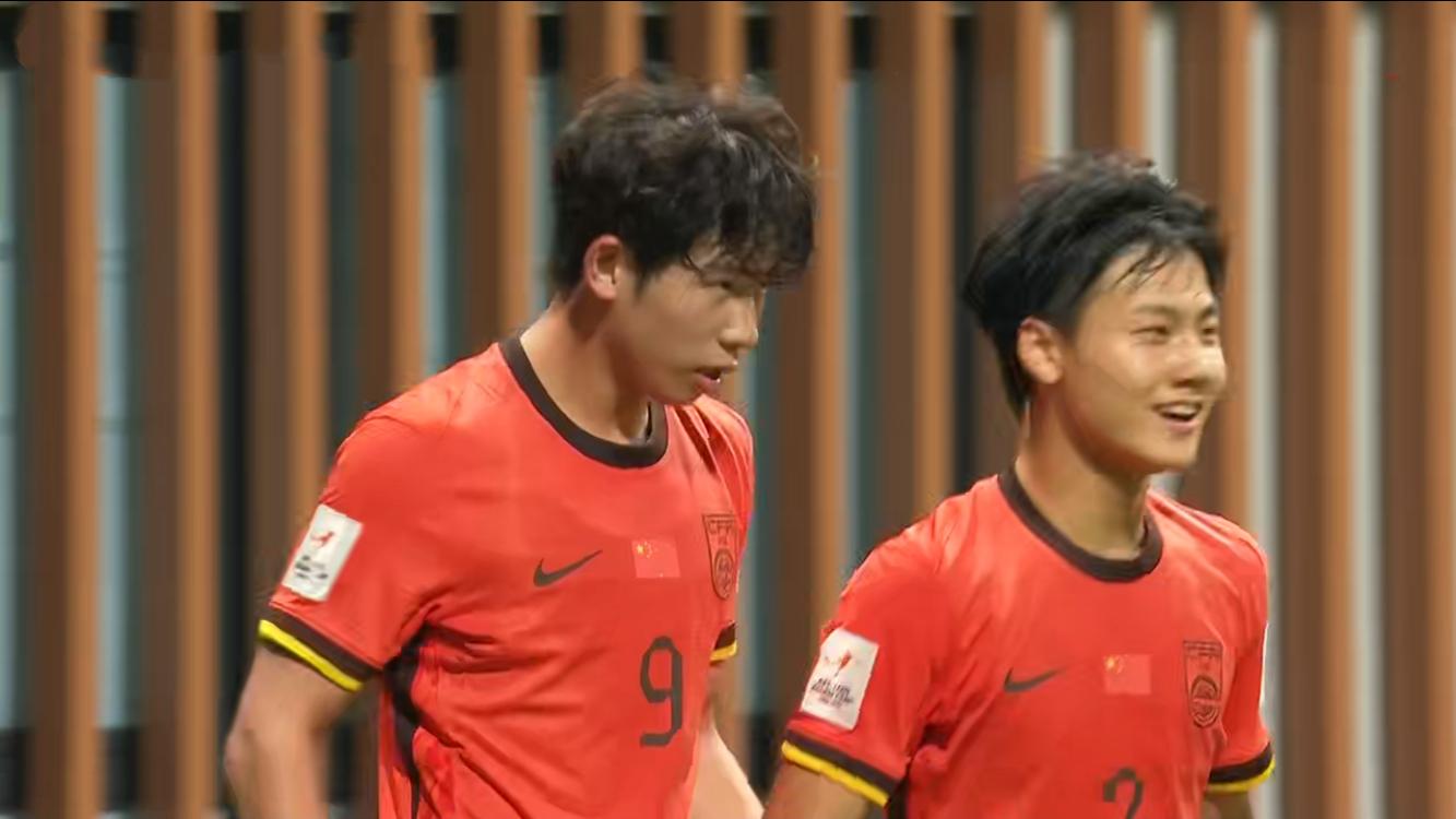 2-1, U20国足亚洲杯开门红, 毛伟杰助攻、刘诚宇破门, 压着对手踢