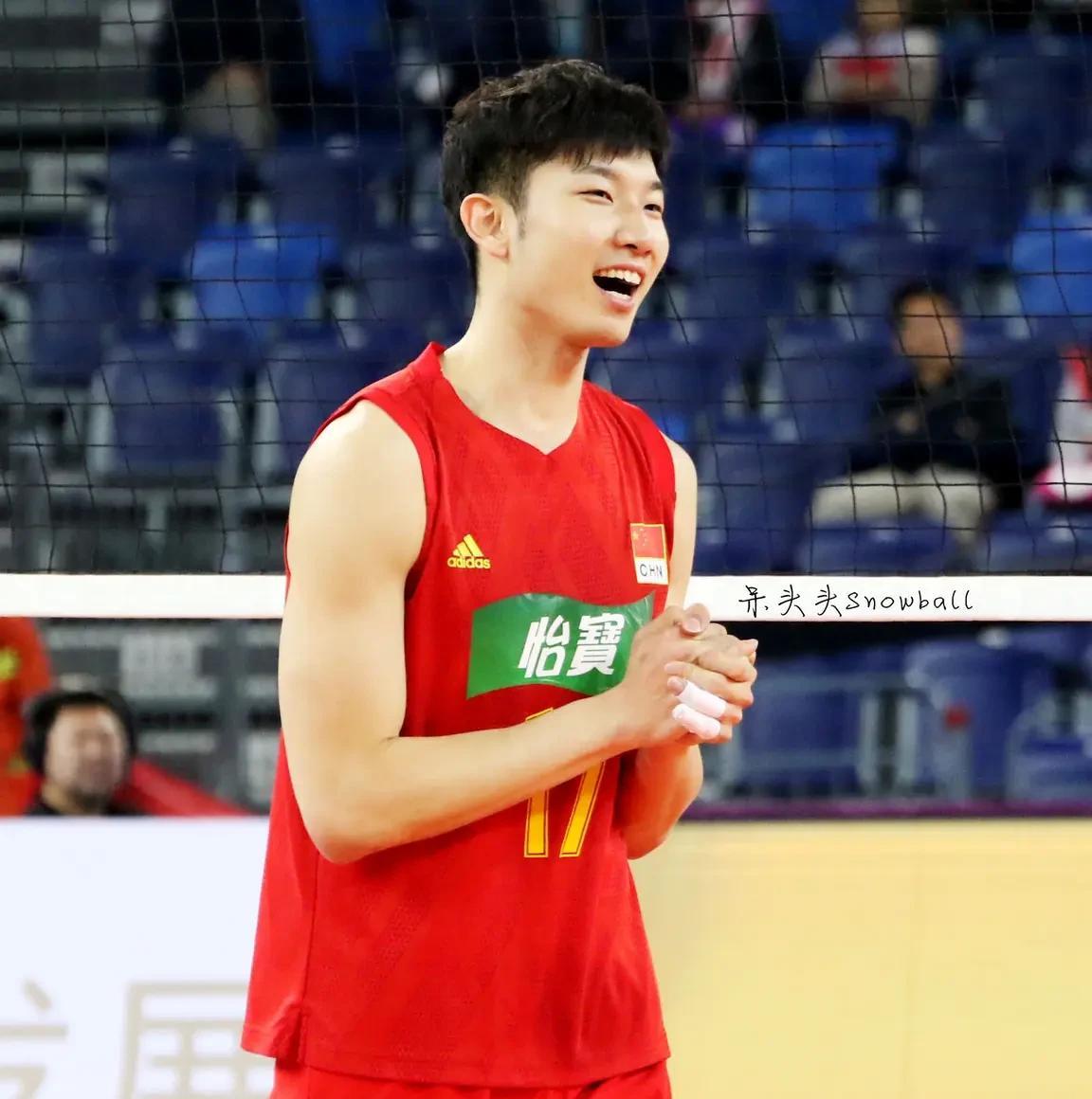 随笔。中国男排进步神速。世锦赛中国男排与巴西男排，第一局中国男排