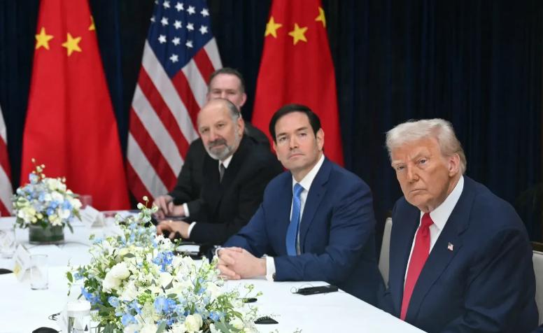 中美元首会晤，就两分钟开场白，特朗普率先开口，“非常荣幸见到非常杰出、备受尊敬的