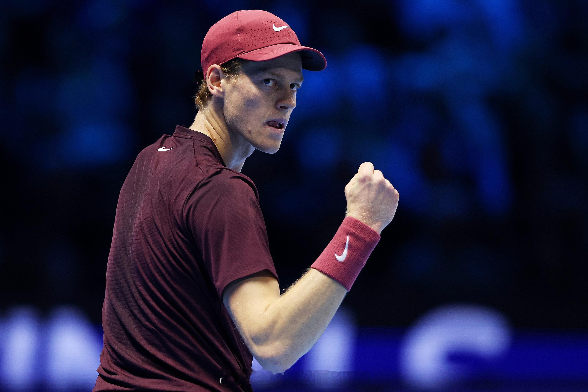 辛纳三战全胜晋级四强🗣️“在这里想要赢得三场小组赛，就必须发挥出非常高的水平