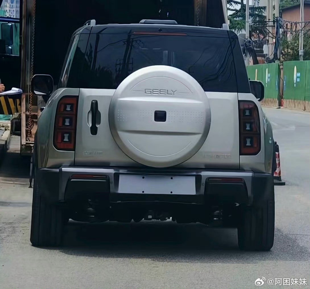 吉利银河战舰实车曝光，这直接对标就是方程豹钛7了，不过现在方盒子造型太多了，你不