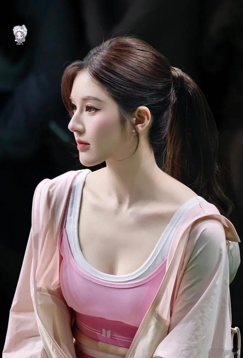 赵露思现在跟以前对比变化太大了