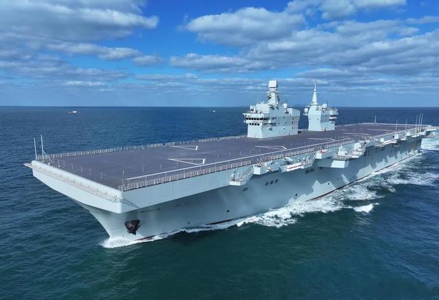 美军办不成的事，解放军做到了，“拳头装备”正式登上四川舰美军办不成的事，解放军做