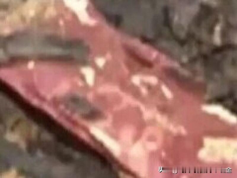 2026年1月初，广东肇庆四会的阿华拆封多年前在网红直播间购入的云南普洱茶饼时，