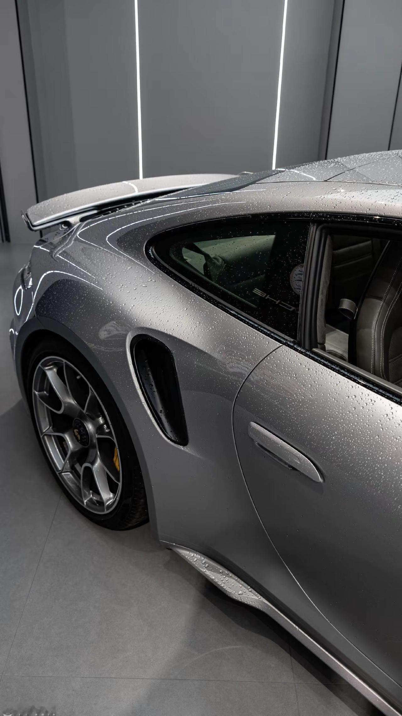 落雨。911TurboS'满配2023年/29600km保时捷保时捷91