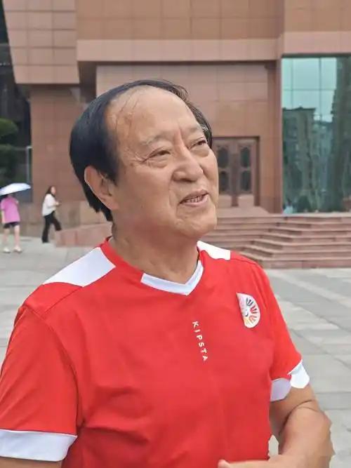 谁还记得红遍全国的相声大师牛群？巅峰时期单场演出狂赚五万，风光无限，却因折腾创业
