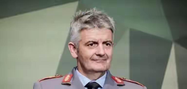 俄罗斯要被围？北约80万大军待命，德国想带头冲？最近欧洲局势不太平！北约突