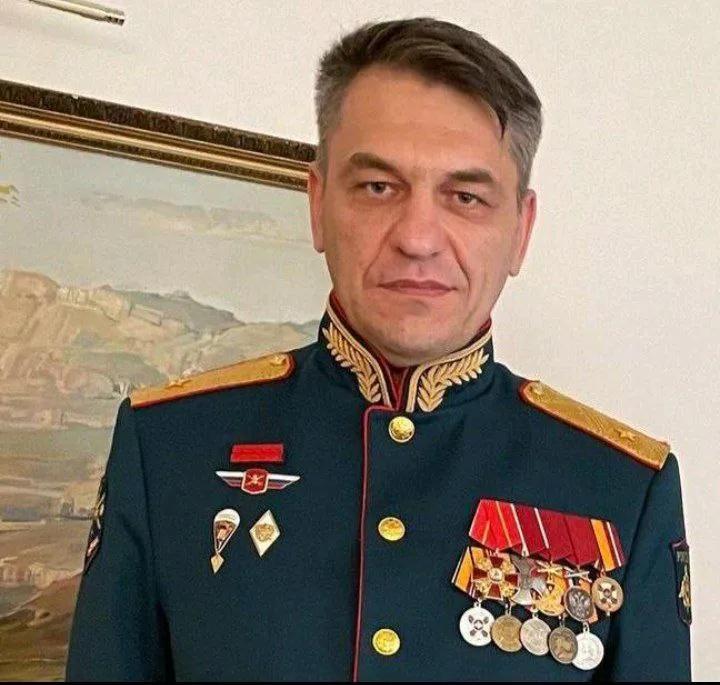 因为在多布罗皮利亚战线作战不利，且因指挥失误，导致俄军损失惨重。俄海步军团总司令