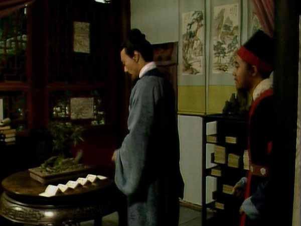 这个问题问得好！薛家“这么低贱”，怎么还能上“护官符”，并且位于前四名？我