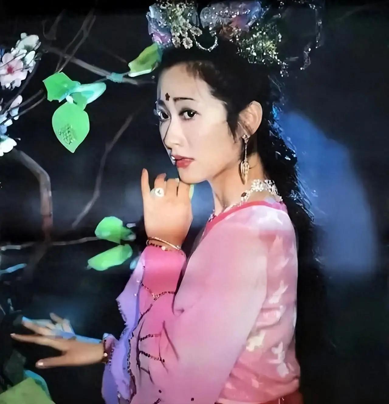 西游记里最脏的一段，根本不是什么妖精想吃唐僧肉。是荆棘岭那几个树妖，杏仙，装