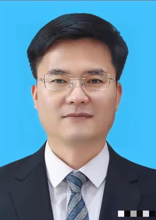 看到王正儒被查，我是一愣！这人太年轻，太聪明，太幸运，也太帅气了，怎么好好的就