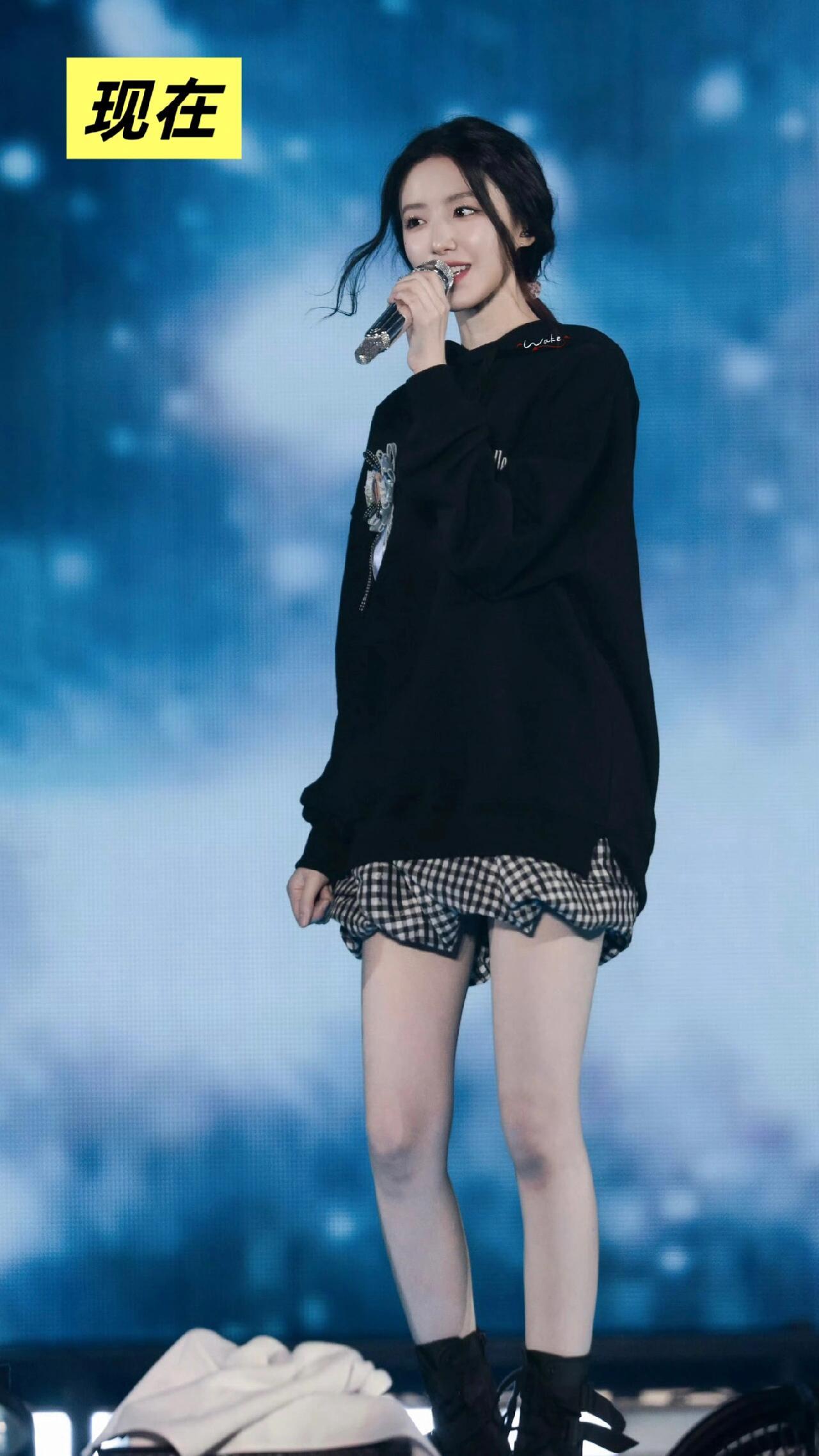 叶舒华以前vs现在她的脸搭配薄薄一片的身材真的是顶配不能争个五女一吗