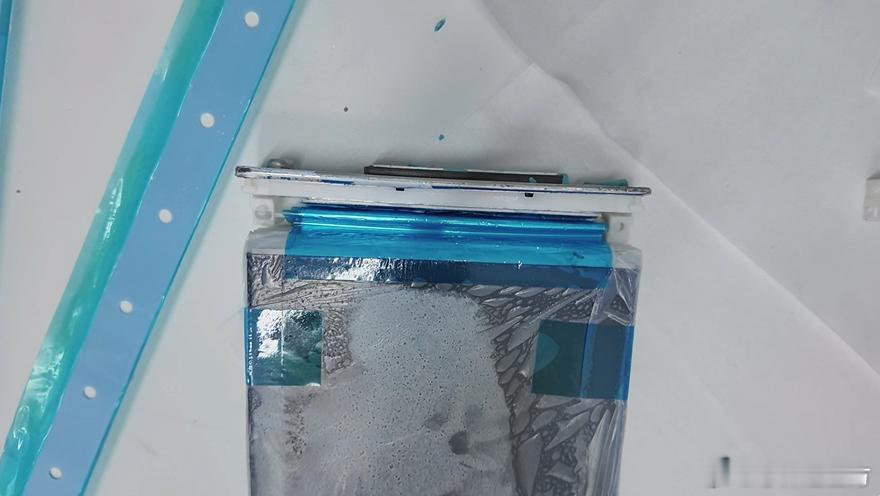 比亚迪二代刀片vs汉L闪充初代（1.5代刀片）拆解亮点汇总。1，1.5代刀片也用的湿法隔膜，单面涂陶