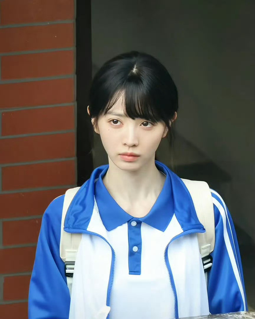 田曦薇为什么总是这个眼神，双目无神像是很疲惫的样子。​​​