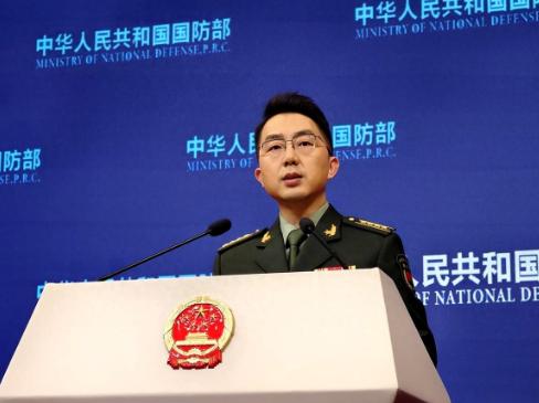 国防部发布会，一个记者突然抛出个尖锐问题：要是日方强行登钓鱼岛，怎么办？麻烦