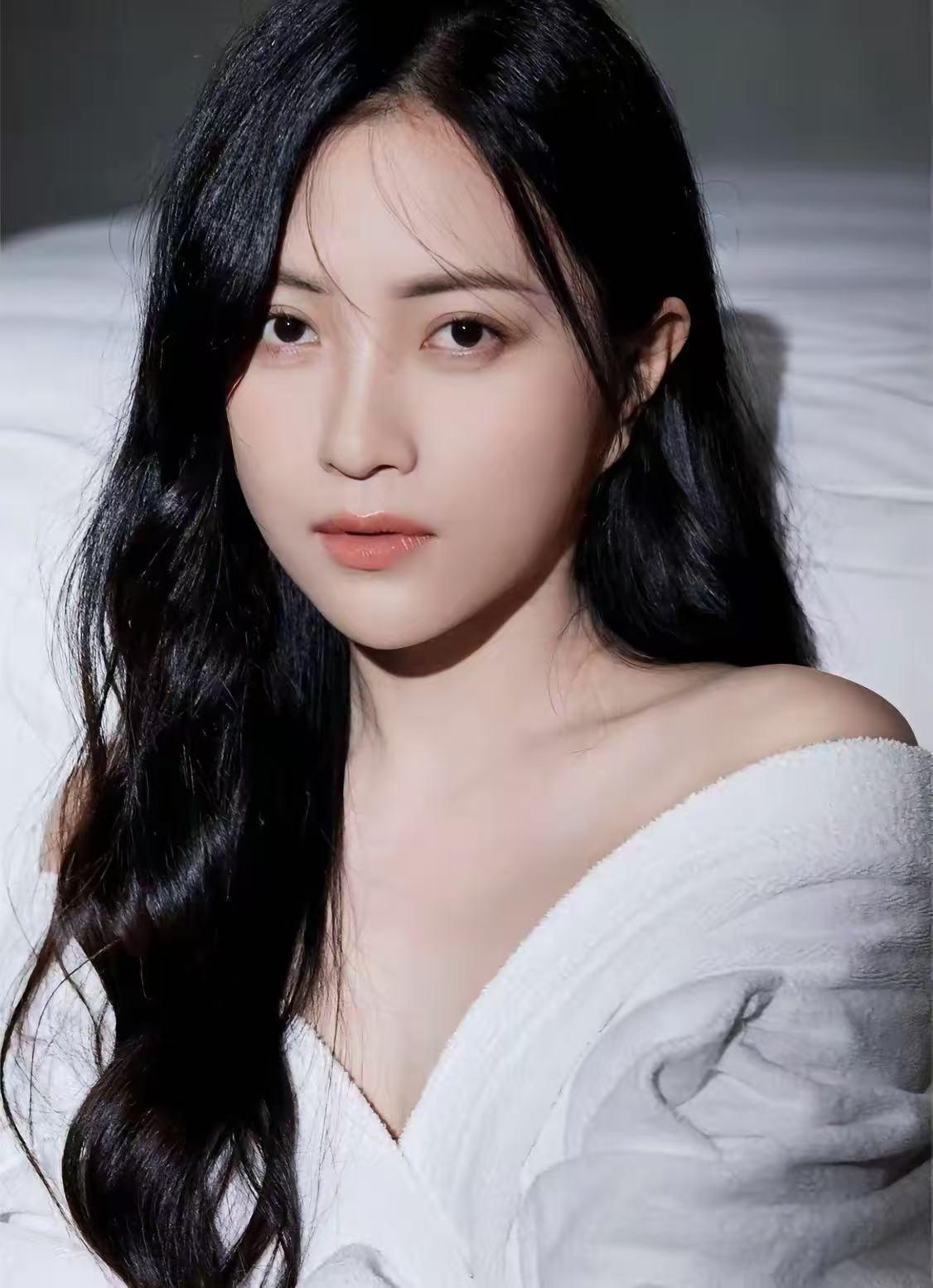 我有预感，包文婧是女明星里，唯一一个老公传出绯闻，但其他人一点都同情不起来的