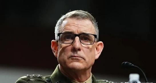 美国政客在国会山咆哮，要求军队拿出枪炮，把中国的影响力从西半球轰出去，结果把一名