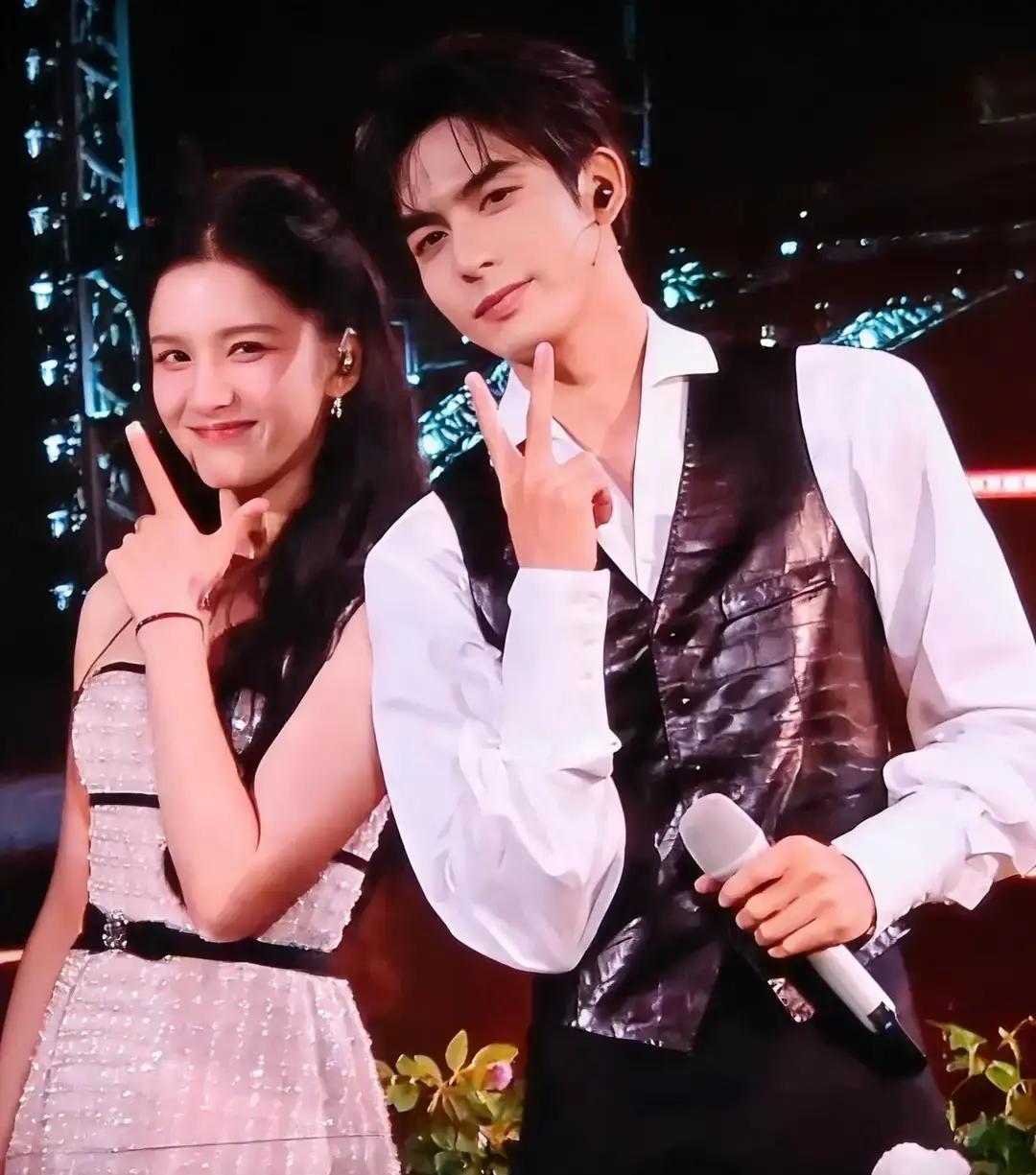 央视八套午间档，0.5%的收视率？这数字在行业里简直是“死亡数据”。但《逍遥