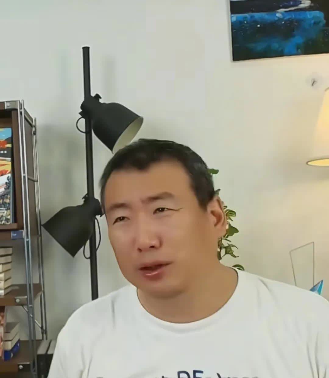 储殷教授谈朱丹分鸡腿事件大家想错了朱丹不是重男轻女，储殷说主持人