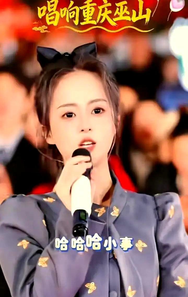 千万粉丝大网红，竟被一个县城草台班子逼到墙角。重庆奉节，一个叫索图的搞了个