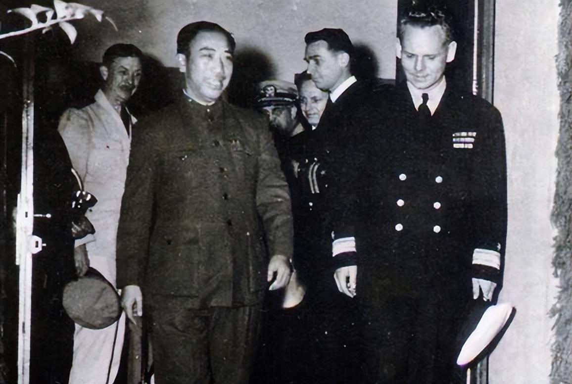 戴笠到死都是军统局副局长，那局长是谁呢？ 1938年，军统局成立，蒋介石亲自