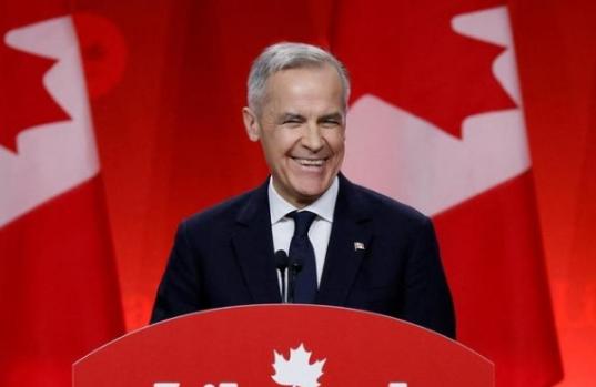 加拿大总理告诉他的国人，世界上只有两个国家敢于反制美国关税，而加拿大是其中之一。